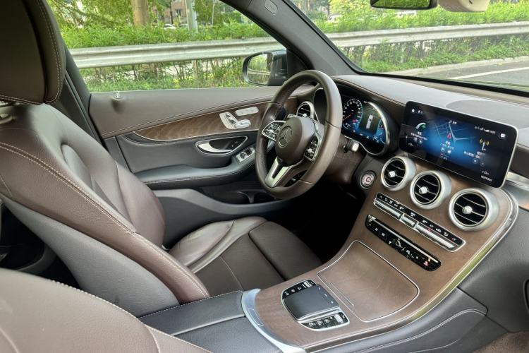 Used Mercedes-Benz GLC 2020 Facelift GLC 300 L 4MATIC Dynamic Edition Interior 5