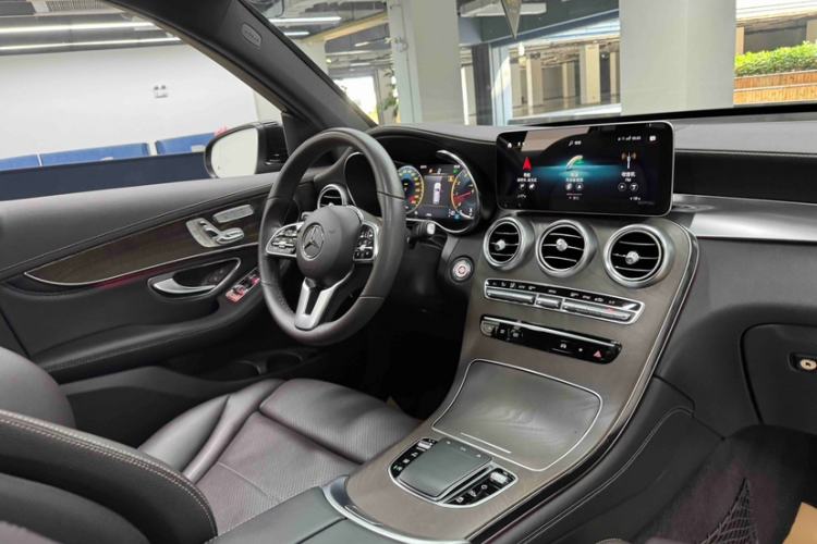 Used Mercedes-Benz GLC 2020 GLC 300 L 4MATIC Dynamic Edition Interior 5