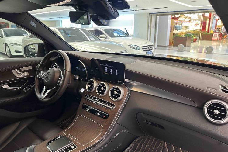 Used Mercedes-Benz GLC 2020 Facelift GLC 300 L 4MATIC Dynamic Edition Interior 5