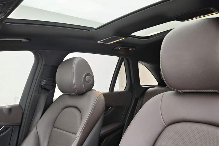 Used Mercedes-Benz GLC 2020 Facelifted GLC 260 L 4MATIC Dynamic Edition Interior 5