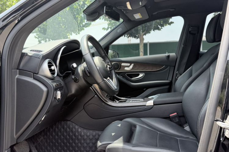 Used Mercedes-Benz GLC 2020 Facelift GLC 300 L 4MATIC Dynamic Edition Interior 5