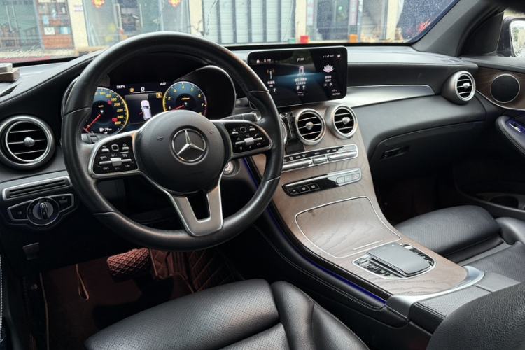 Used Mercedes-Benz GLC 2020 GLC 300 L 4MATIC Dynamic Edition Interior 5