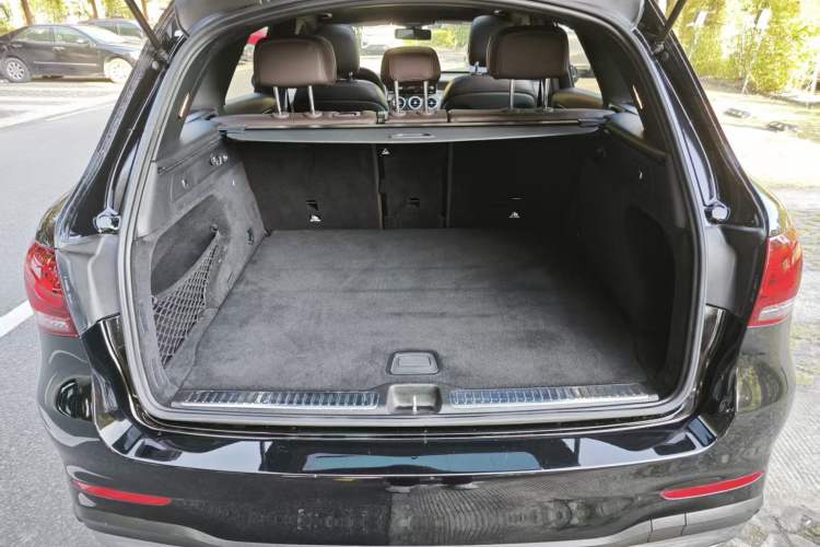 Used Mercedes-Benz GLC 2020 GLC 260 L 4MATIC Luxury Model Interior 5