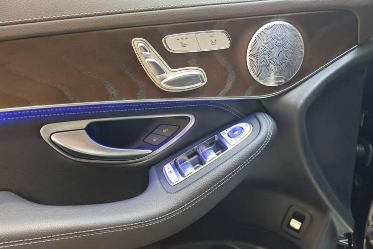 Used Mercedes-Benz GLC 2020 GLC 260 L 4MATIC Luxury Model Interior 5