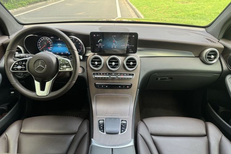 Used Mercedes-Benz GLC 2020 Facelift GLC 300 L 4MATIC Dynamic Edition Interior 6