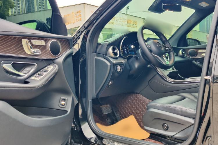 Used Mercedes-Benz GLC 2020 Facelift GLC 300 L 4MATIC Dynamic Edition Interior 6