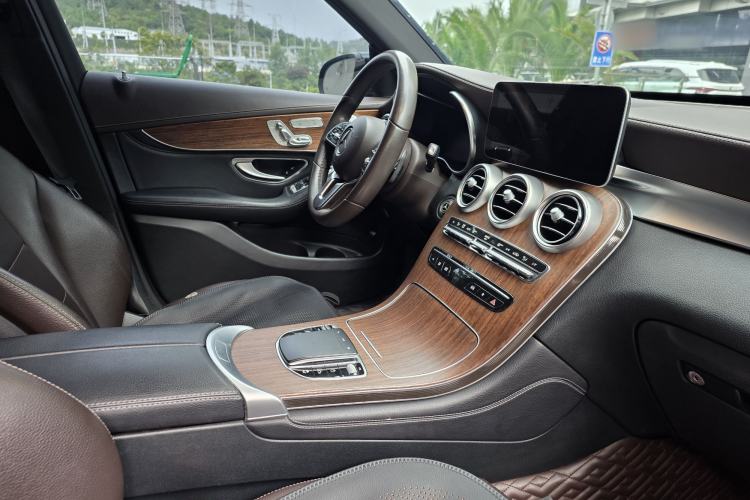 Used Mercedes-Benz GLC 2020 GLC 300 L 4MATIC Luxury Model Interior 6
