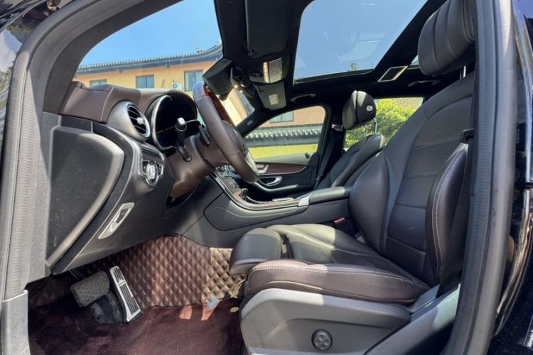 Used Mercedes-Benz GLC 2020 GLC 300 L 4MATIC Luxury Model Interior 6