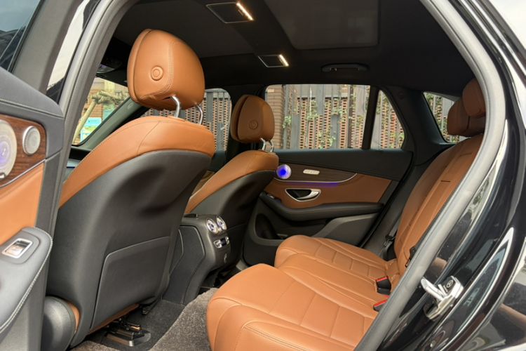 Used Mercedes-Benz GLC 2020 Facelifted GLC 300 L 4MATIC Luxury Edition Interior 6