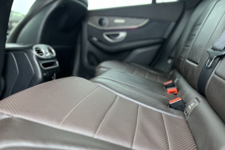 Used Mercedes-Benz GLC 2020 GLC 300 L 4MATIC Dynamic Edition Interior 6