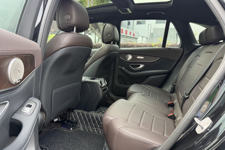 Used Mercedes-Benz GLC 2020 Facelift GLC 260 L 4MATIC Luxury Edition Interior 6