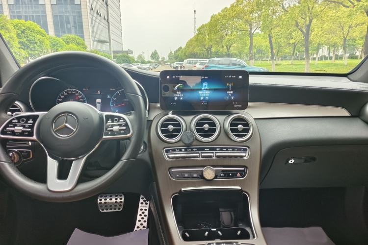Used Mercedes-Benz GLC 2020 Facelifted GLC 260 L 4MATIC Dynamic Edition Interior 6