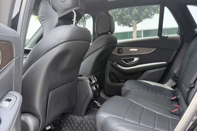 Used Mercedes-Benz GLC 2020 Facelift GLC 300 L 4MATIC Dynamic Edition Interior 6