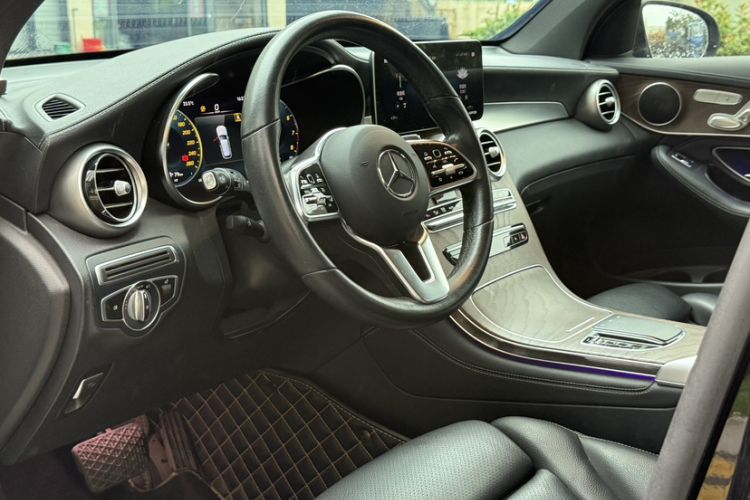 Used Mercedes-Benz GLC 2020 GLC 300 L 4MATIC Dynamic Edition Interior 6