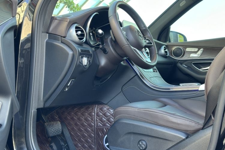 Used Mercedes-Benz GLC 2020 Facelift GLC 300 L 4MATIC Dynamic Edition Interior 7