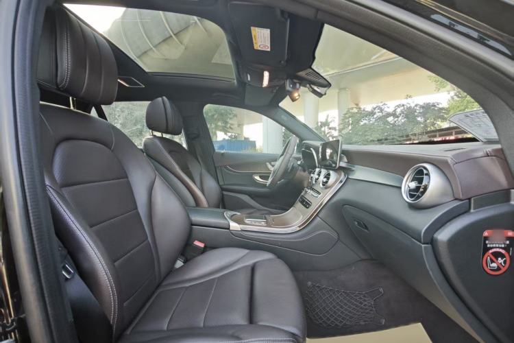 Used Mercedes-Benz GLC 2020 GLC 260 L 4MATIC Luxury Model Interior 7