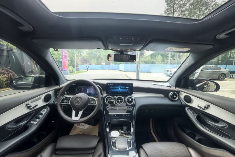 Used Mercedes-Benz GLC 2020 Facelifted GLC 260 L 4MATIC Dynamic Edition Interior 8
