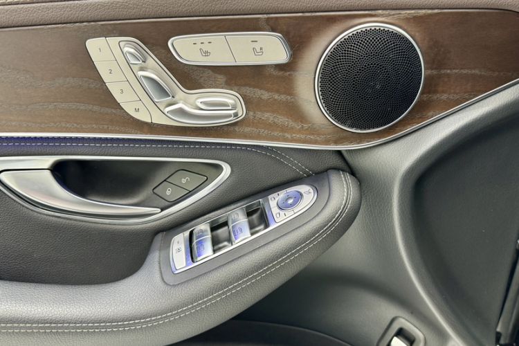 Used Mercedes-Benz GLC 2020 Facelift GLC 300 L 4MATIC Dynamic Edition Interior 8