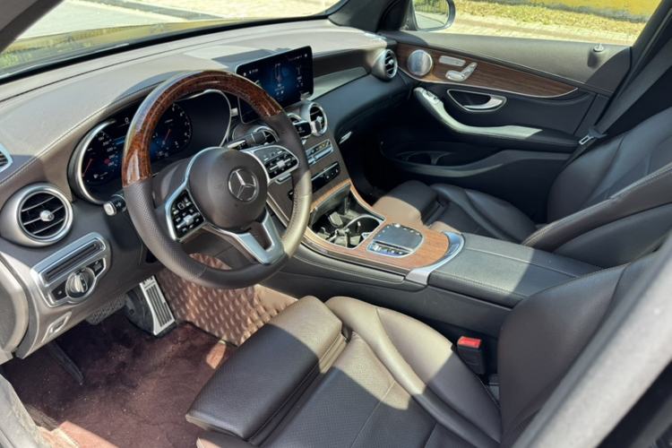 Used Mercedes-Benz GLC 2020 GLC 300 L 4MATIC Luxury Model Interior 8