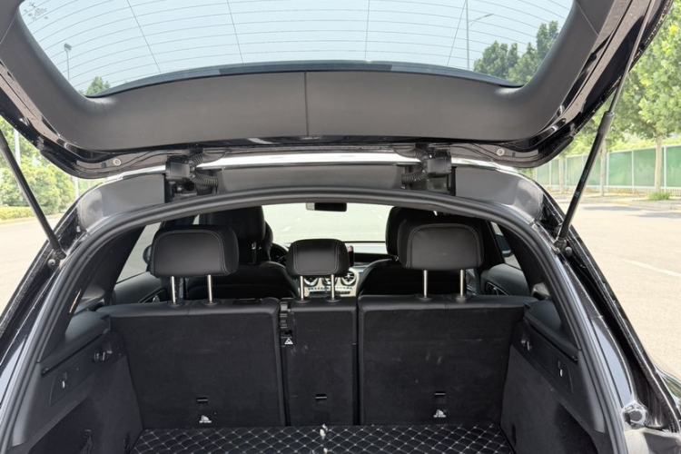 Used Mercedes-Benz GLC 2020 Facelift GLC 300 L 4MATIC Dynamic Edition Interior 8