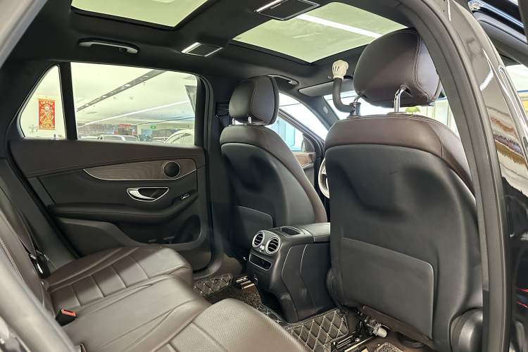Used Mercedes-Benz GLC 2020 GLC 300 L 4MATIC Dynamic Edition Interior 9