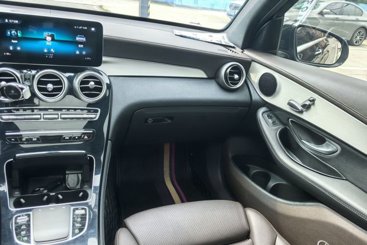 Used Mercedes-Benz GLC 2020 Facelifted GLC 260 L 4MATIC Dynamic Edition Interior 9
