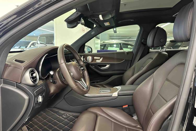 Used Mercedes-Benz GLC 2020 Facelift GLC 300 L 4MATIC Dynamic Edition Interior 9