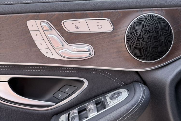 Used Mercedes-Benz GLC 2020 Facelift GLC 300 L 4MATIC Dynamic Edition Interior 9