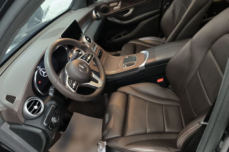 Used Mercedes-Benz GLC 2020 Facelift GLC 260 L 4MATIC Luxury Edition Left Front Seat