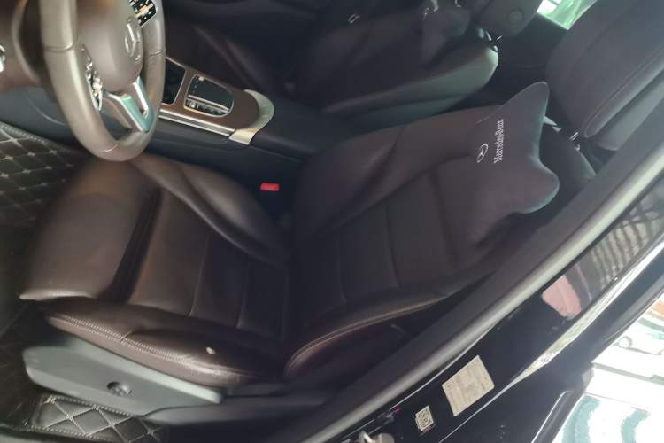 Used Mercedes-Benz GLC 2020 Facelift GLC 260 L 4MATIC Luxury Edition Left Front Seat