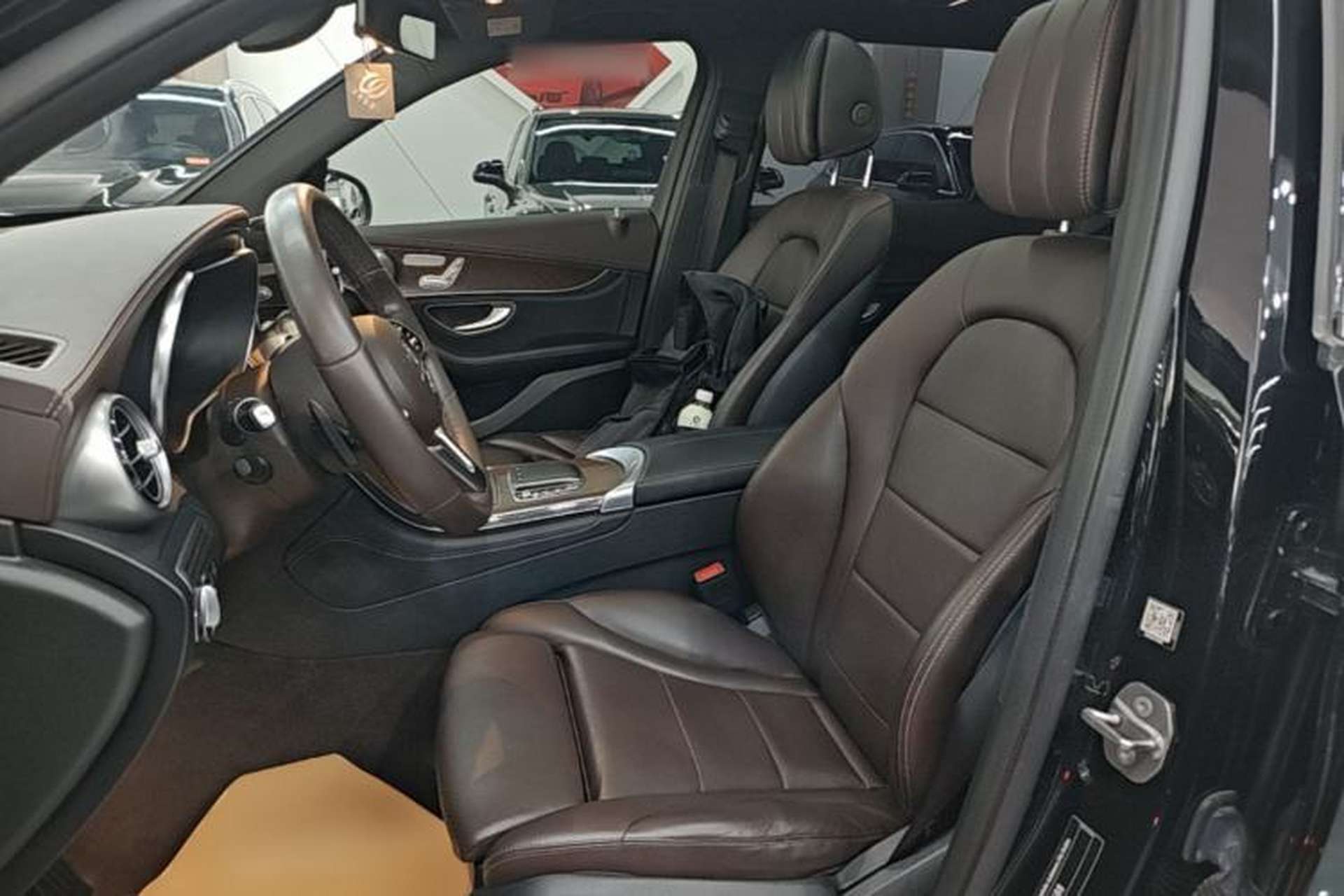 Used Mercedes-Benz GLC 2020 GLC 300 L 4MATIC Dynamic Edition Left Front Seat