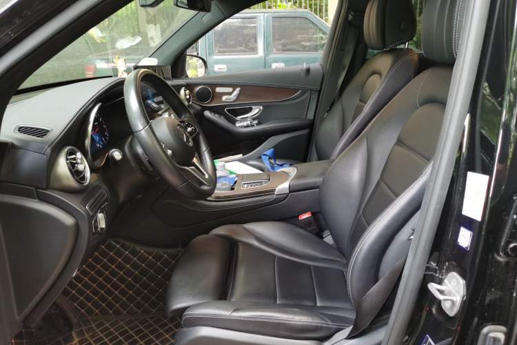 Used Mercedes-Benz GLC 2020 Facelift GLC 260 L 4MATIC Luxury Edition Left Front Seat