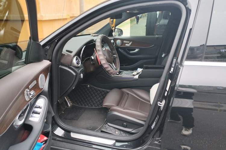 Used Mercedes-Benz GLC 2020 Facelifted GLC 300 L 4MATIC AMG-Line Left Front Seat
