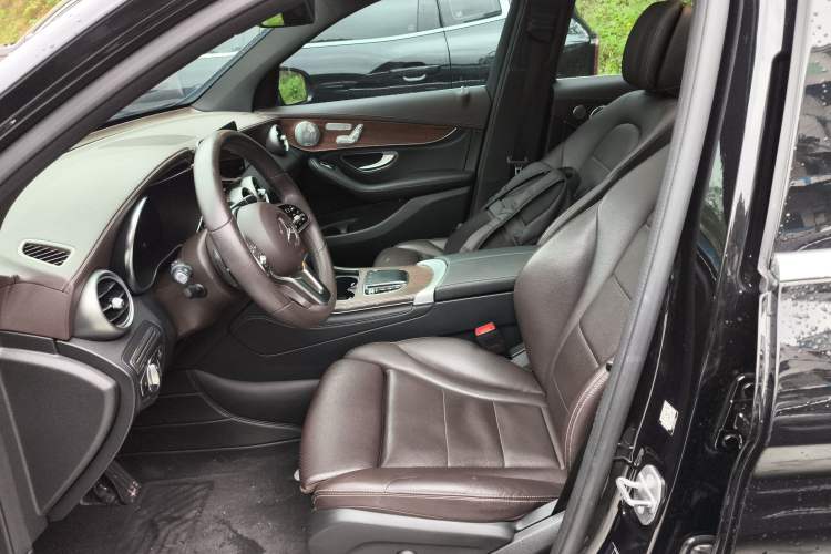 Used Mercedes-Benz GLC 2020 Facelifted GLC 300 L 4MATIC Luxury Edition Left Front Seat
