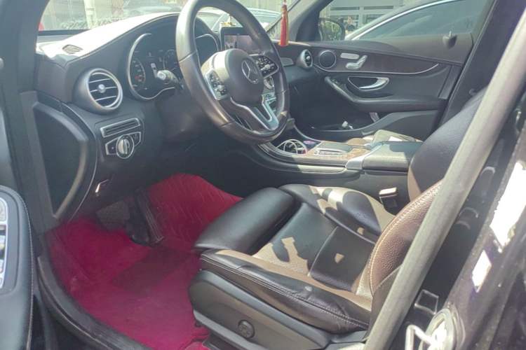 Used Mercedes-Benz GLC 2020 Facelift GLC 260 L 4MATIC Luxury Edition Left Front Seat