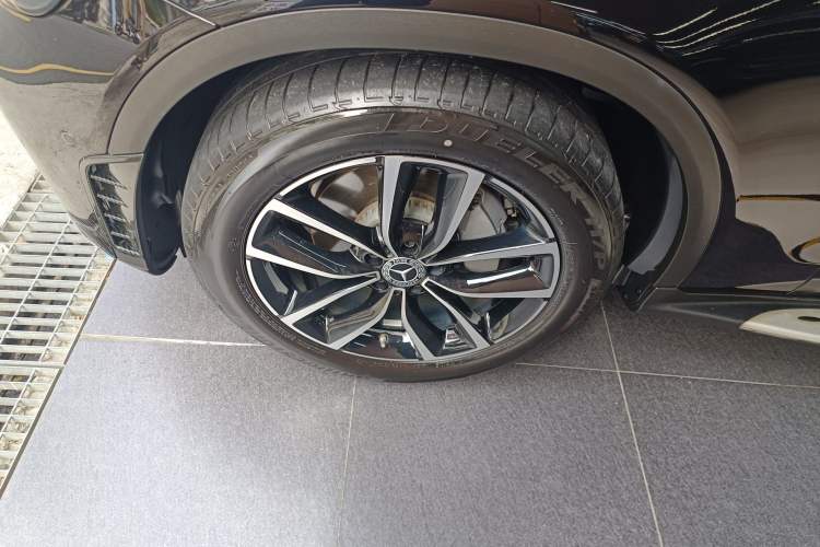 Used Mercedes-Benz GLC 2020 Facelift GLC 260 L 4MATIC Luxury Edition Left Front Wheel Hub