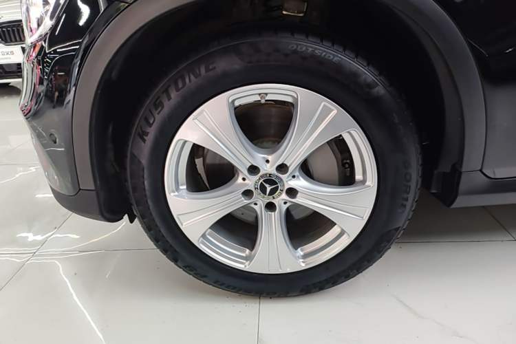 Used Mercedes-Benz GLC 2020 Facelifted GLC 260 L 4MATIC Dynamic Edition Left Front Wheel Hub