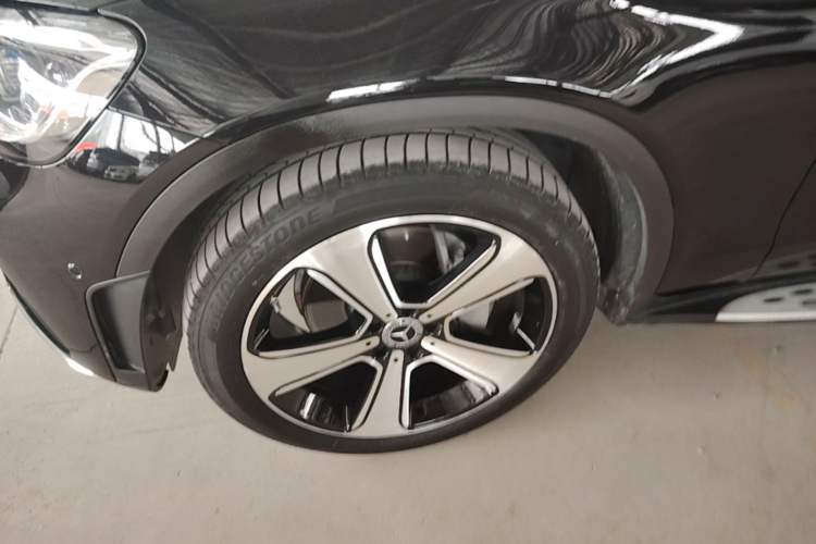 Used Mercedes-Benz GLC 2020 GLC 300 L 4MATIC Luxury Model Left Front Wheel Hub