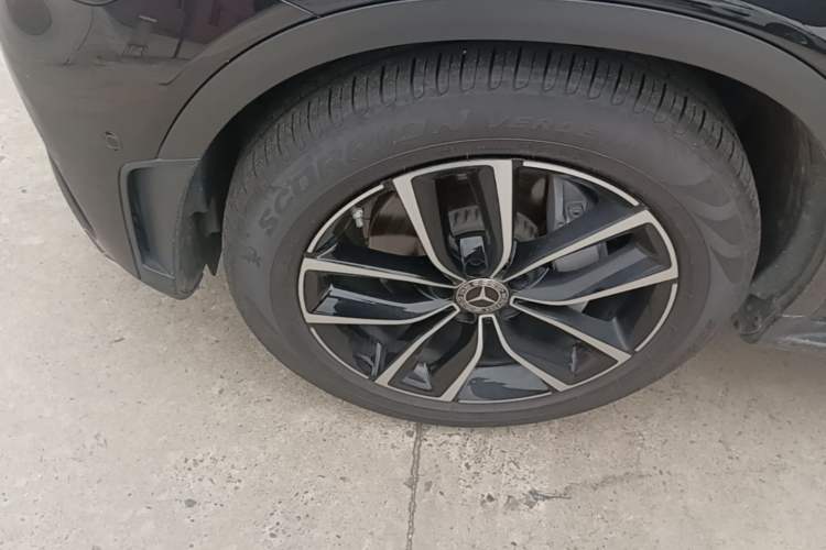 Used Mercedes-Benz GLC 2020 GLC 300 L 4MATIC Dynamic Edition Left Front Wheel Hub