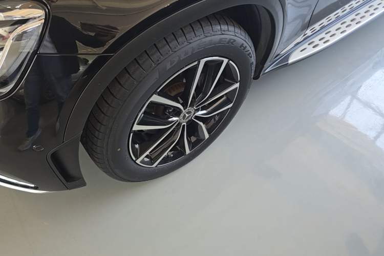 Used Mercedes-Benz GLC 2020 Facelift GLC 300 L 4MATIC Dynamic Edition Left Front Wheel Hub