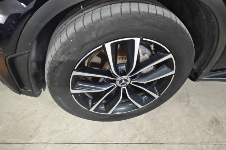 Used Mercedes-Benz GLC 2020 Facelift GLC 300 L 4MATIC Dynamic Edition Left Front Wheel Hub