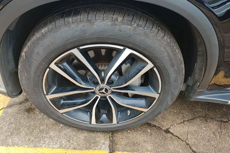 Used Mercedes-Benz GLC 2020 GLC 300 L 4MATIC Dynamic Edition Left Front Wheel Hub