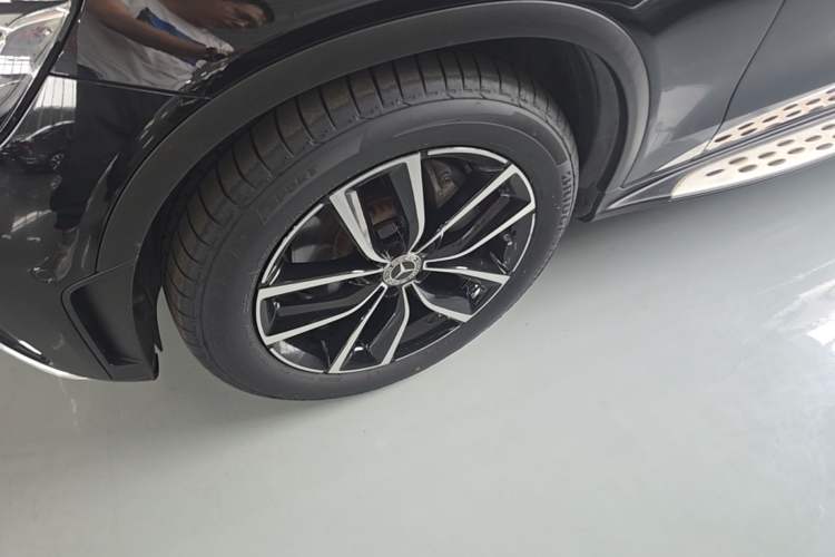 Used Mercedes-Benz GLC 2020 Facelift GLC 300 L 4MATIC Dynamic Edition Left Front Wheel Hub