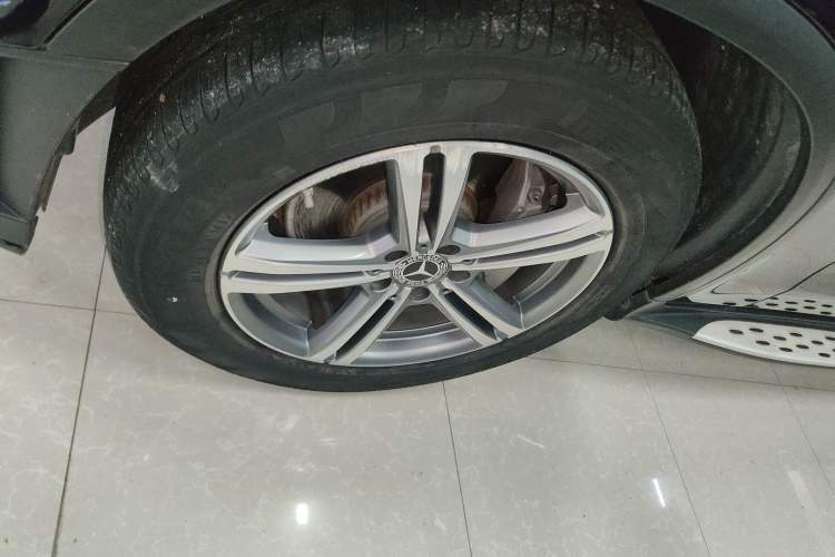 Used Mercedes-Benz GLC 2020 GLC 260 L 4MATIC Luxury Model Left Front Wheel Hub