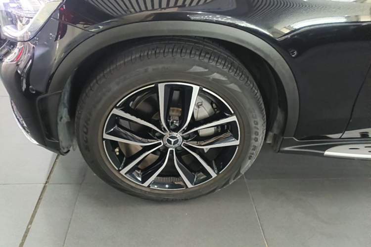 Used Mercedes-Benz GLC 2020 Facelift GLC 300 L 4MATIC Dynamic Edition Left Front Wheel Hub
