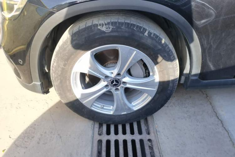 Used Mercedes-Benz GLC 2020 GLC 260 L 4MATIC Dynamic Model Left Front Wheel Hub