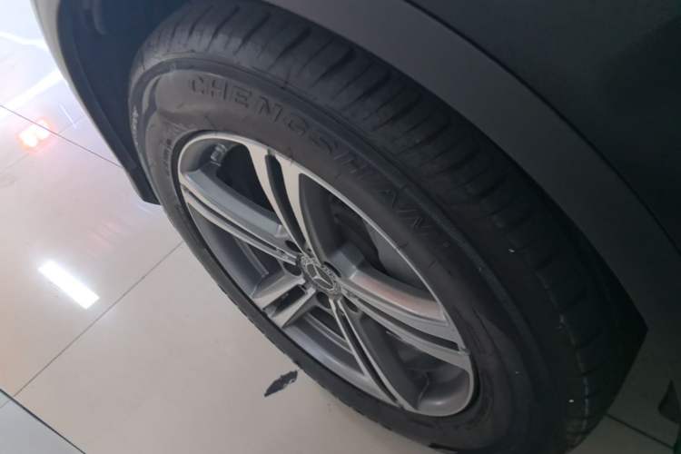 Used Mercedes-Benz GLC 2020 Facelift GLC 260 L 4MATIC Luxury Edition Left Front Wheel Hub