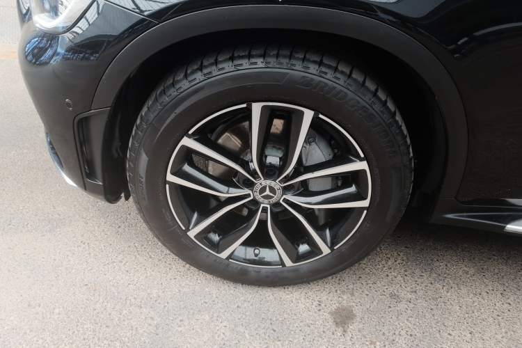 Used Mercedes-Benz GLC 2020 GLC 300 L 4MATIC Dynamic Edition Left Front Wheel Hub