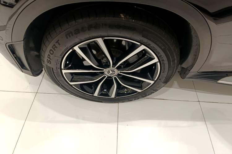 Used Mercedes-Benz GLC 2020 Facelift GLC 300 L 4MATIC Dynamic Edition Left Front Wheel Hub
