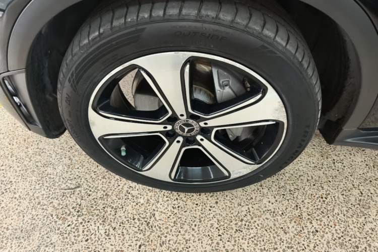 Used Mercedes-Benz GLC 2020 GLC 300 L 4MATIC Luxury Model Left Front Wheel Hub